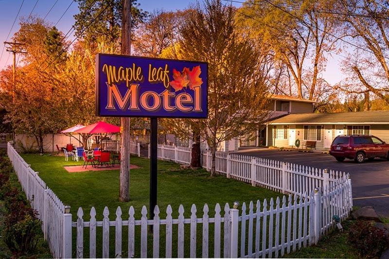 Maple Leaf Motel Shady Cove Exterior foto