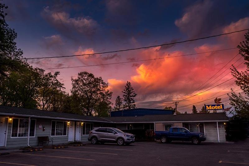 Maple Leaf Motel Shady Cove Exterior foto